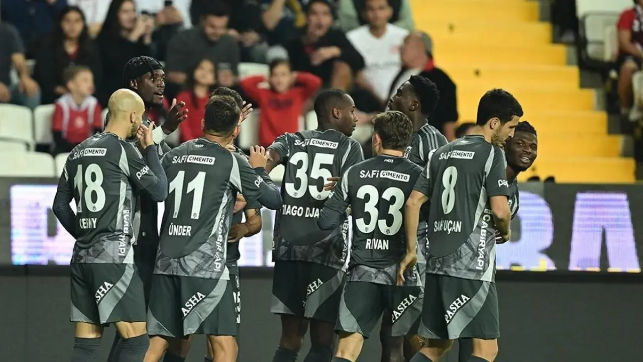 Antalyaspor 1-3 Beşiktaş Maç Özeti | Kartal, Antalyada kazandı