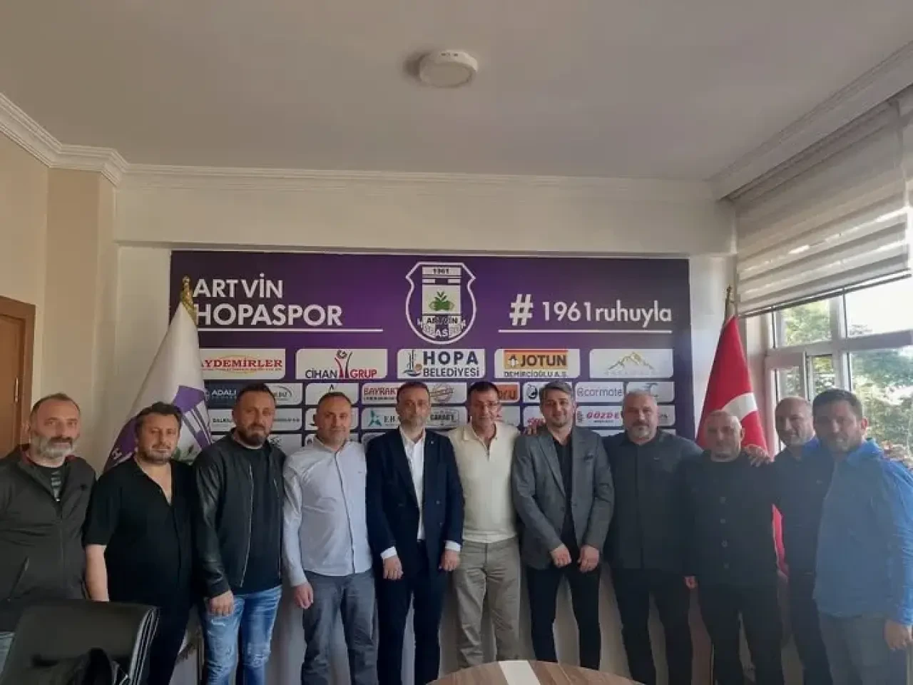 Artvin Hopaspor'da Teknik Direktörlük Görevine Cafer Aydın Yeniden Atandı!