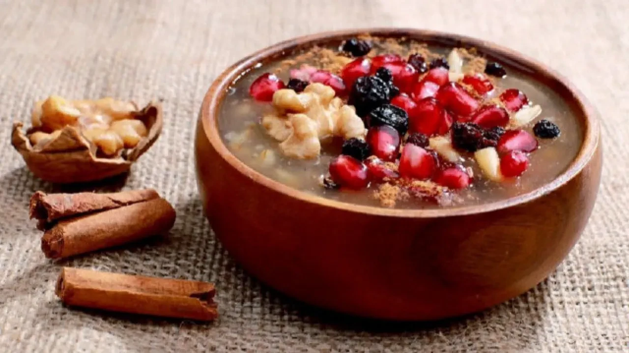 Aşure Nasıl Yapılır? Lezzetli Aşure İçin Gerekli Malzemeler ve Tarifi ile Sofralarınızı Şenlendirin!