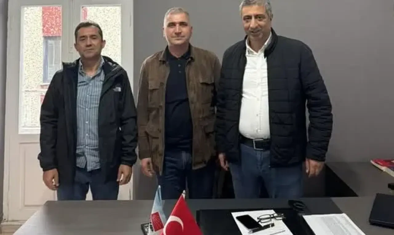 Belediye-İş Sendikası Rize–Artvin Şube Başkanı Yaşar Kaspar’dan CHP Ortahisar İlçe Başkanlığına Ziyaret