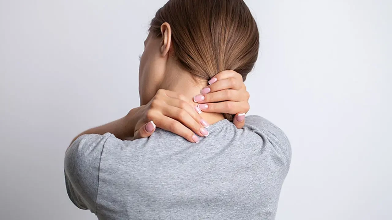 Boyun Düzleşmesi Neden olur?