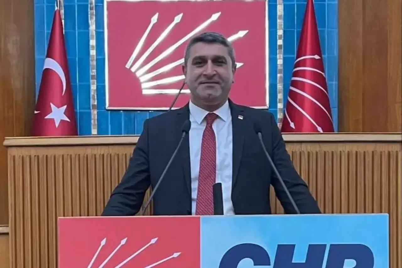 CHP Hopa İlçe Başkanı Şükrü Aydemir: "Atatürk'ün Adalet Vizyonu Bize Rehberlik Ediyor"