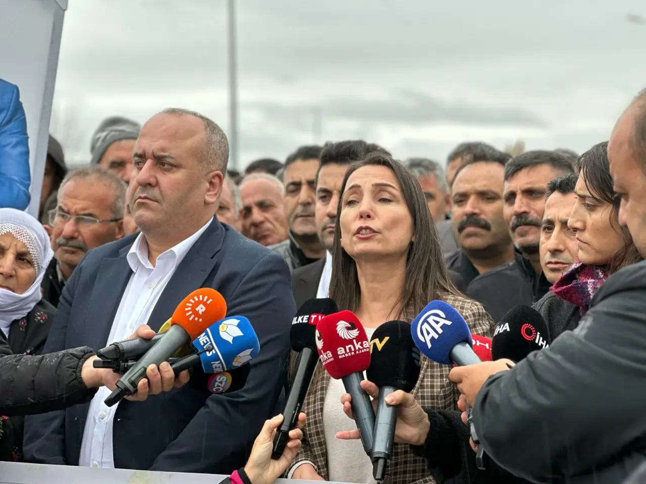 DEM Parti'den Selahattin Demirtaş'a ziyaret