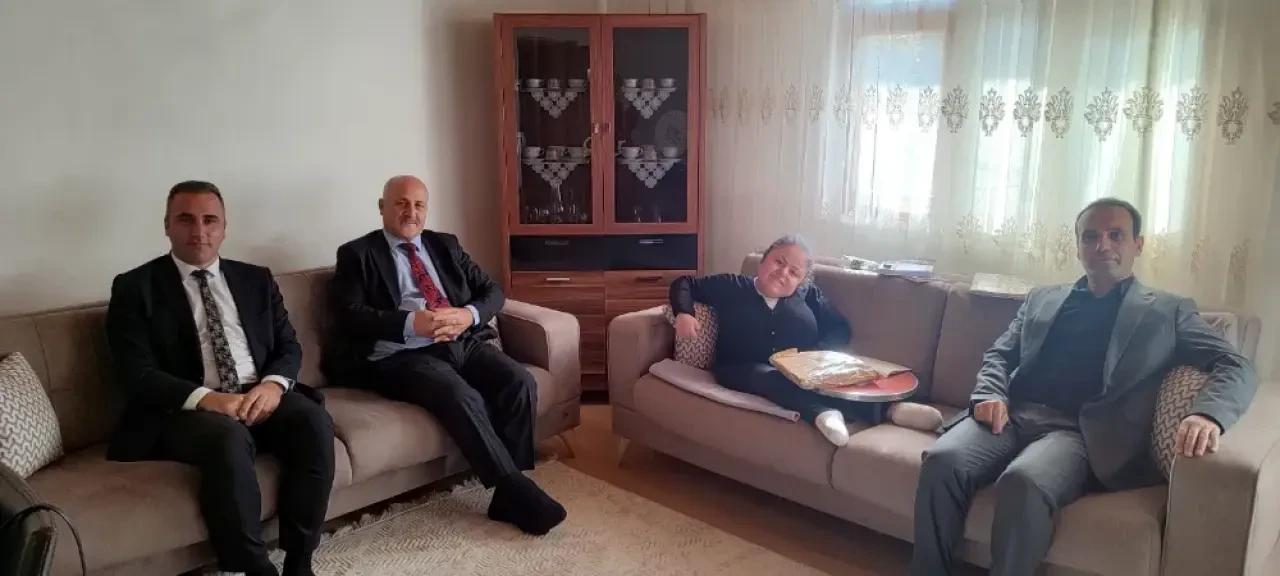 "Evde Eğitim Gören Öğrenciye Moral Destek Ziyareti"