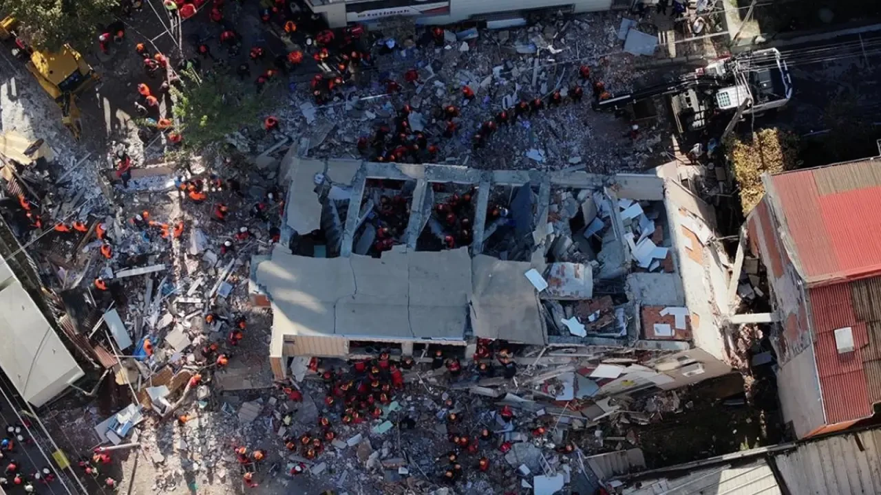 Gebze'de 7 Katlı Bina Çöküşünün Ardındaki Sebepler Araştırılıyor