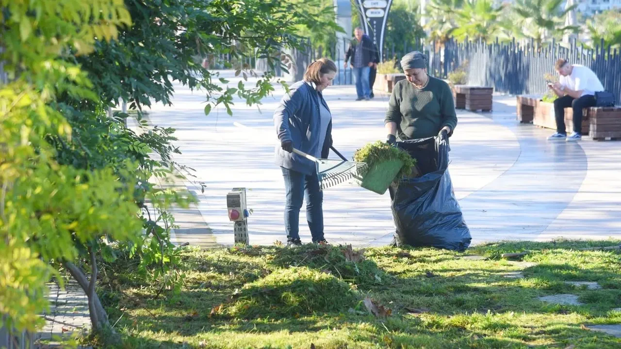 Giresun Belediyesi sonbahar temizliği yapıyor