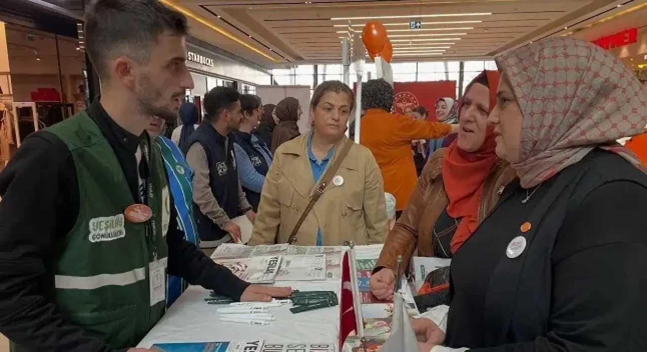 Rize Yeşilay Şubesi, 25 Kasım Farkındalık Etkinliğinde Vatandaşlarla Buluştu