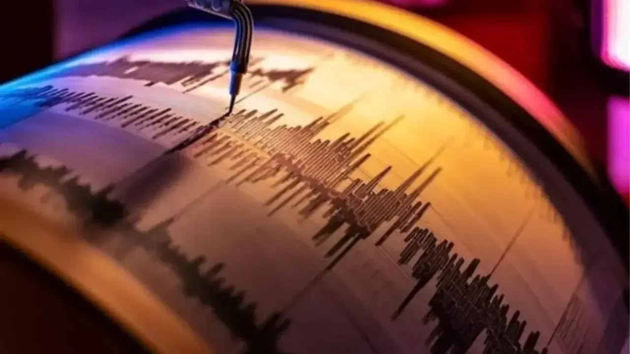 SON DAKİKA: Balıkesir'de 4.3 büyüklüğünde deprem!