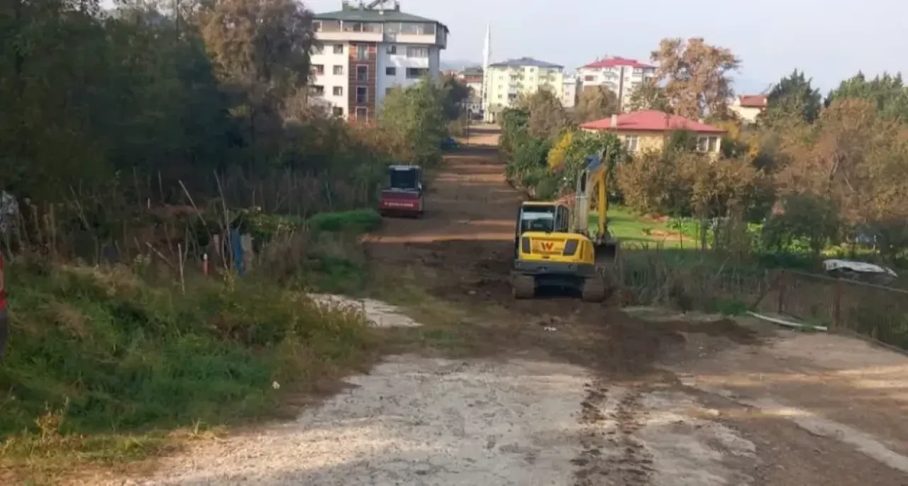 Yalı Mahallesi Muhtarı'nın Azmiyle Kapalı Yol Tekrar Kullanıma Sunuldu!