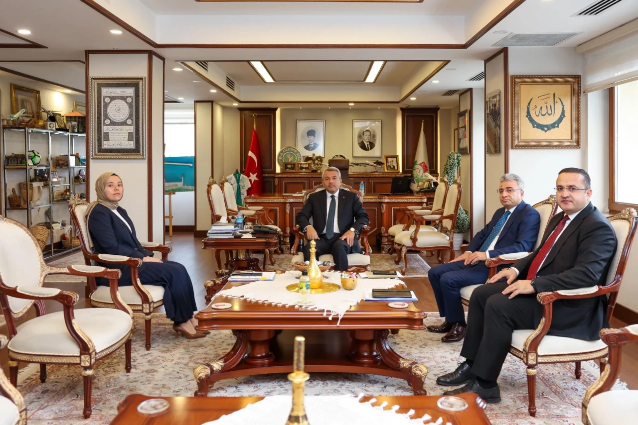 Rize'de Vali Baydaş, kamu hizmetlerini artırmak için toplantı gerçekleştirdi