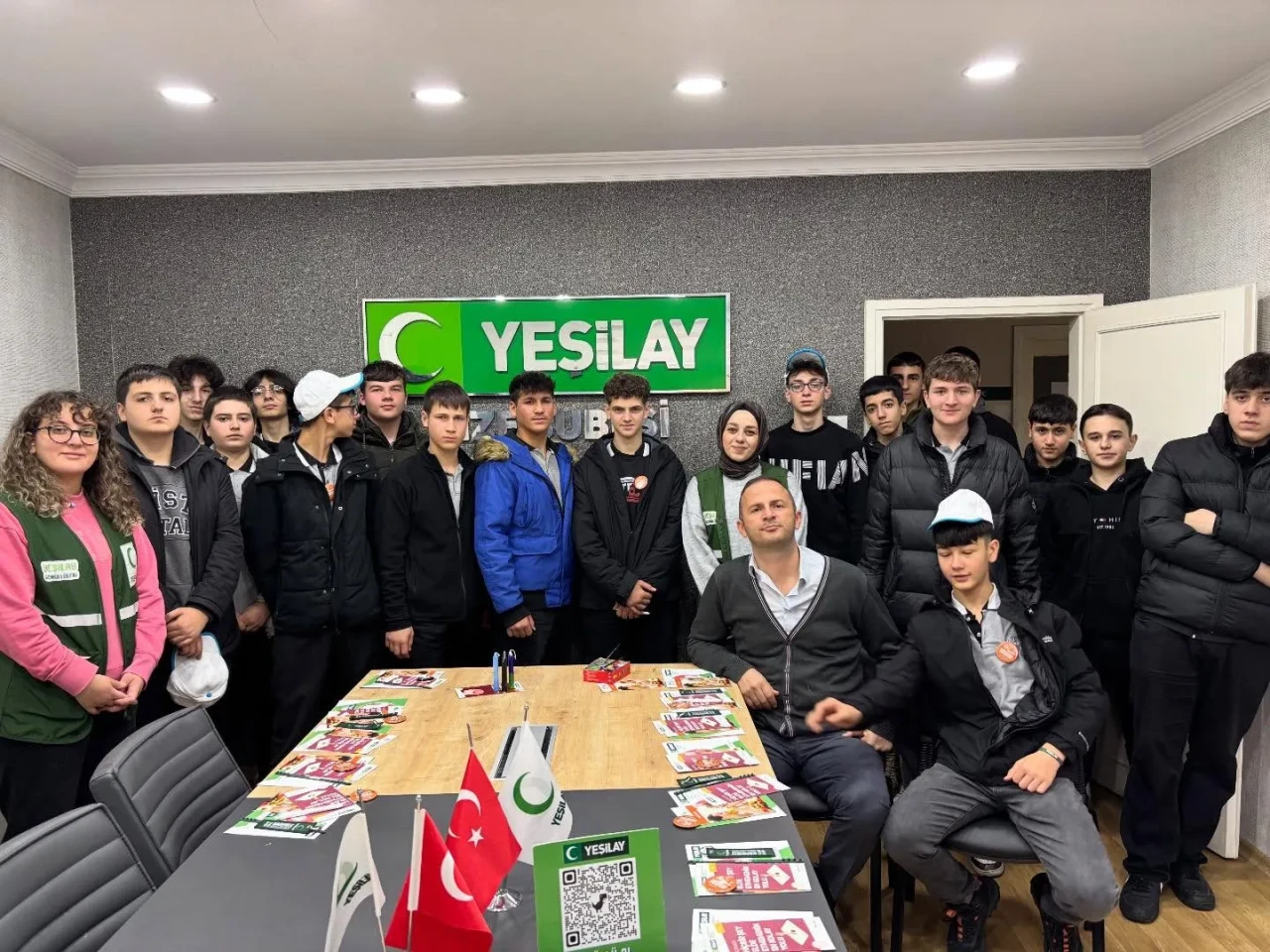 Rize Yeşilay Şubesi'nden öğrencilere bağımlılık farkındalığı eğitimi ve etkinlikler düzenlendi