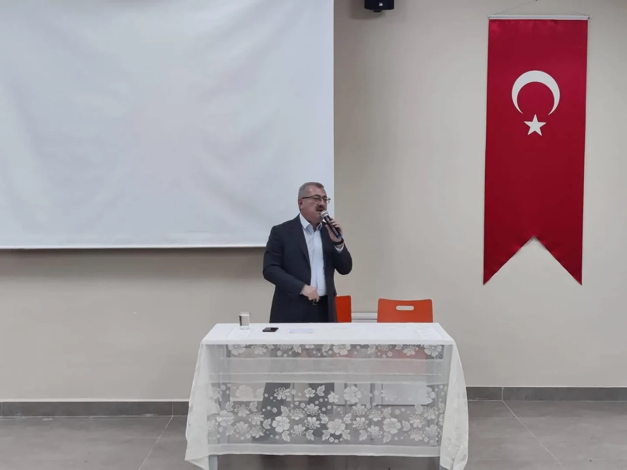 Erzurum Müftüsü, Kız Öğrenci Yurdu'nda gençlerle moral buluşması düzenledi