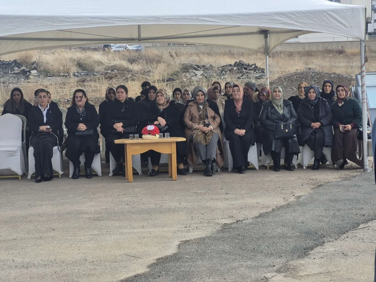 AK Parti Aziziye Kadın Kolları’ndan Saltuklu Oto Yıkama’ya Hayırlı Olsun Ziyareti