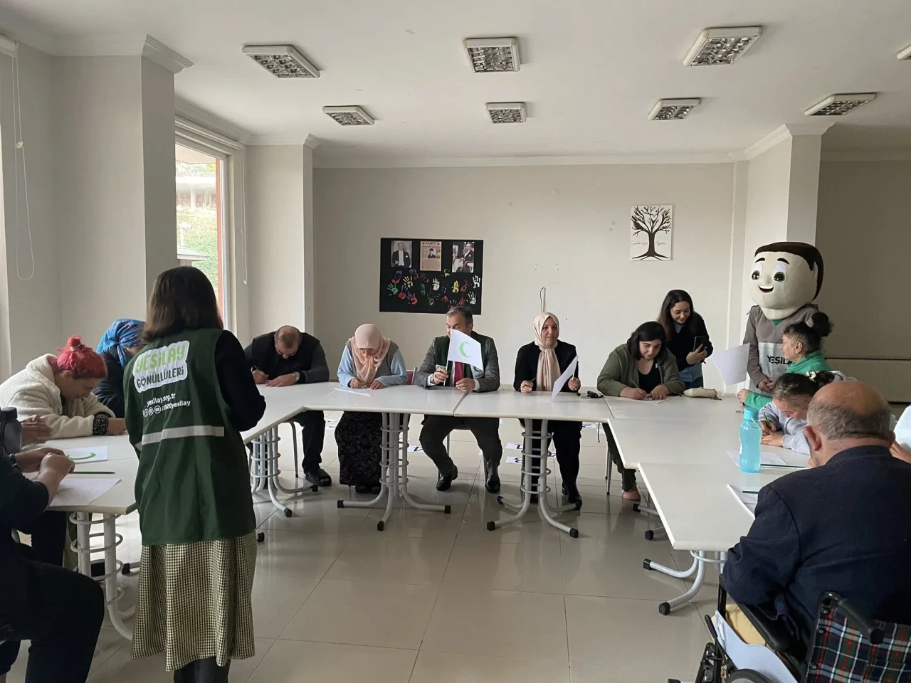 Kardelen Bakım Merkezi’nde Yeşilay Farkındalık Semineri Düzenlendi