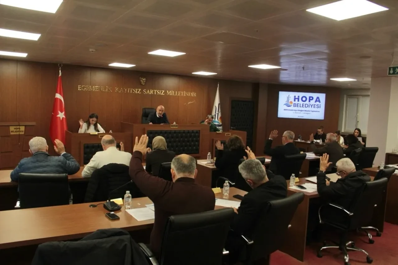 Hopa Belediyesi Aralık Ayı Meclis Toplantısı Başladı: İlk Oturumda 21 Gündem Maddesi Görüşüldü