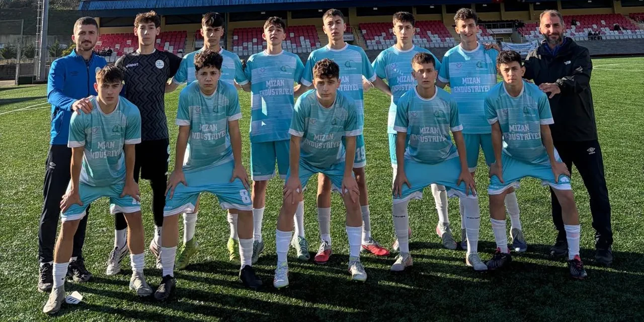 Rize Özel İdarespor U16, Güneysuspor'u 3-0 mağlup edip namağlup liderliğini sürdürdü