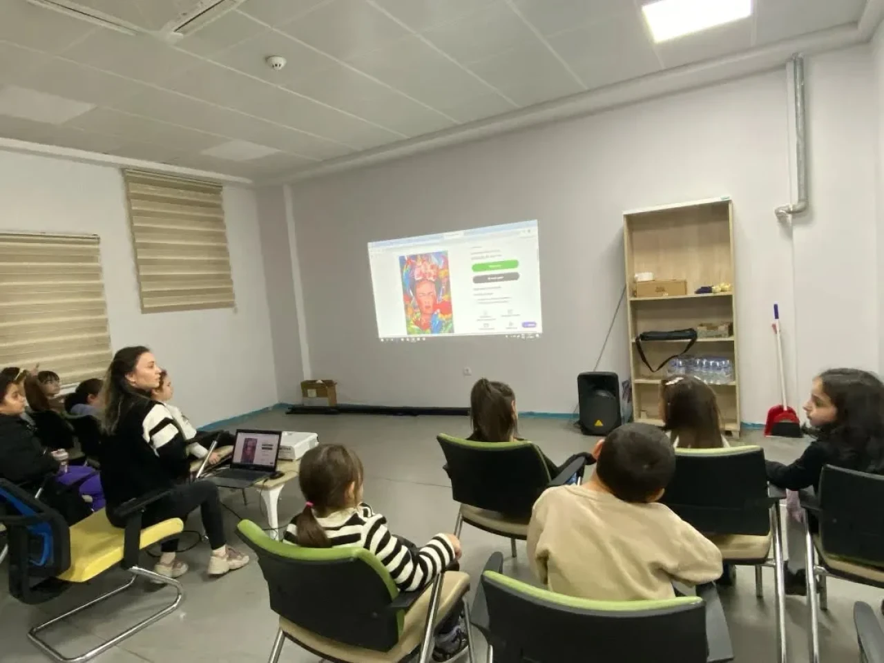 Arhavi Gençlik Merkezi’ndeki Kurslara Yoğun İlgi