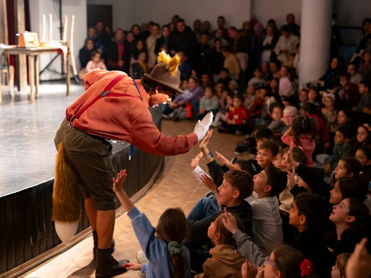 Akçaabat'ta Pinokyo Çocuk Tiyatrosu, minik izleyicilere neşeli anlar sundu
