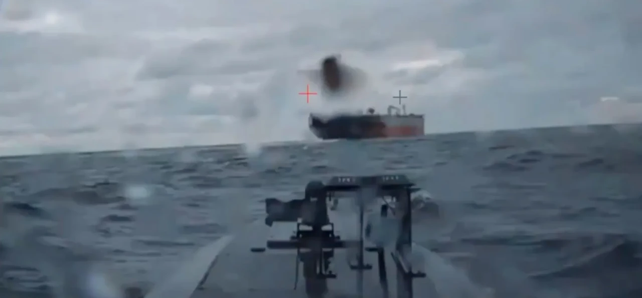 Karadeniz’de kimyasal tanker vuruldu