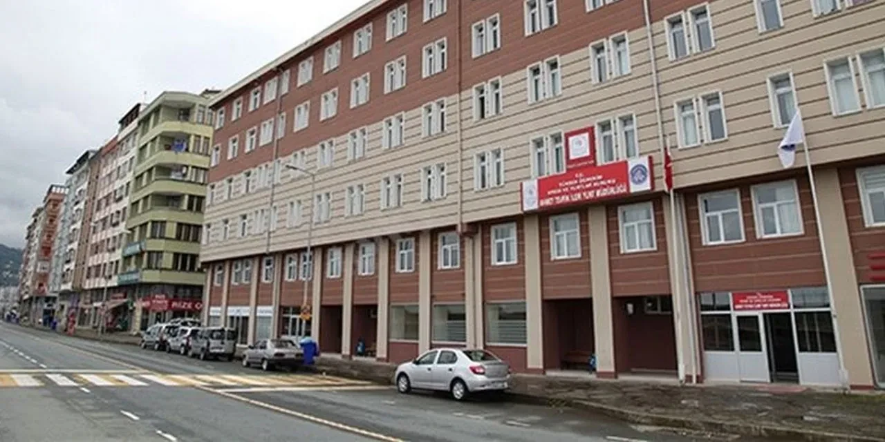 Rize’de KYK yurdunda öğrenci 5. kattan düştü!