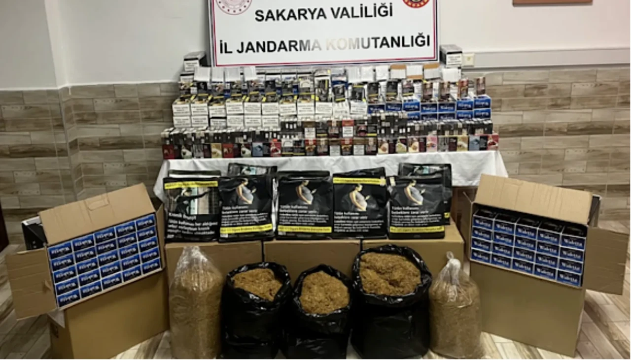 Karasu'da Jandarma'dan büyük operasyonda kaçak tütün ve makaron ele geçirildi!