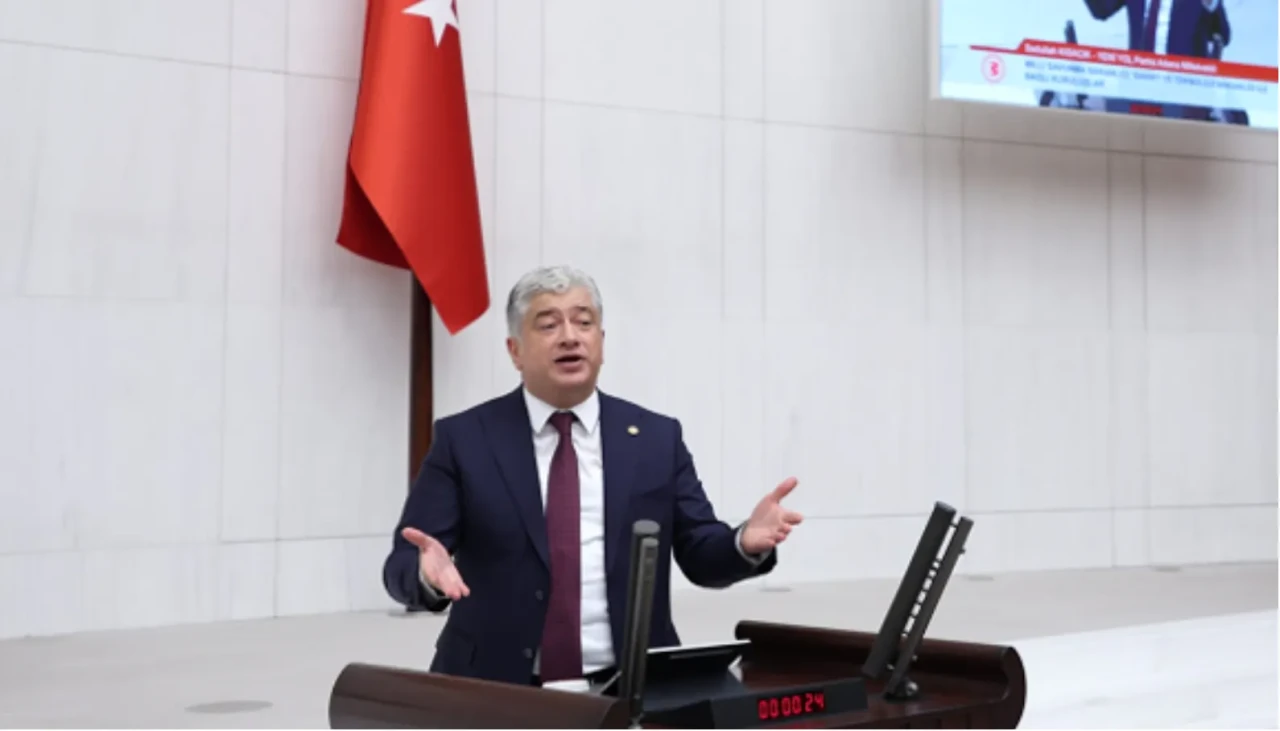 DEVA Partisi'nden Sadullah Kısacık, TBMM'de 2026 bütçe görüşmelerine katıldı.