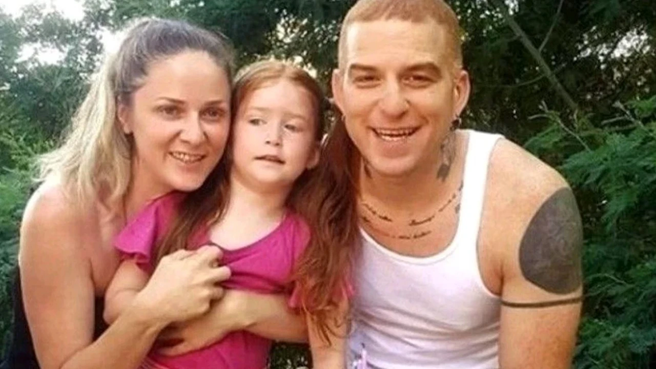 Gökhan Özoğuz Kimdir? Athena Grubunun Efsane Solisti ve Müzik Dünyasına Damga Vuran Kariyeri