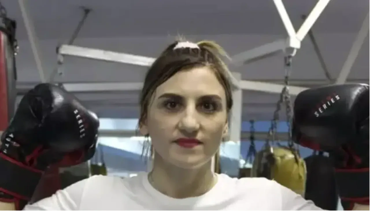 Elif Nur Turhan kimdir, aslen nereli, kaç yaşında, hangi siklet? Milli boksörün Dünya sahnesine çıkışı
