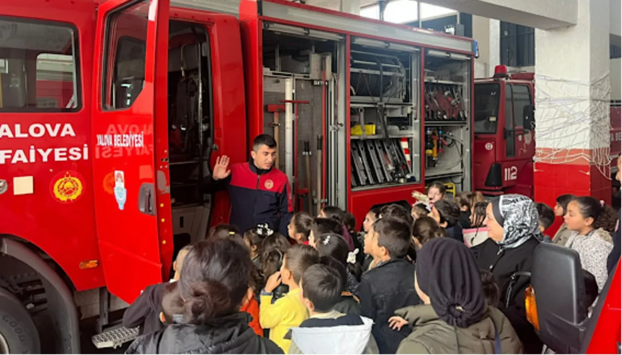 Yalova'da İtfaiye, Minik Öğrencilere Yangın Güvenliği Eğitimi Verdi!