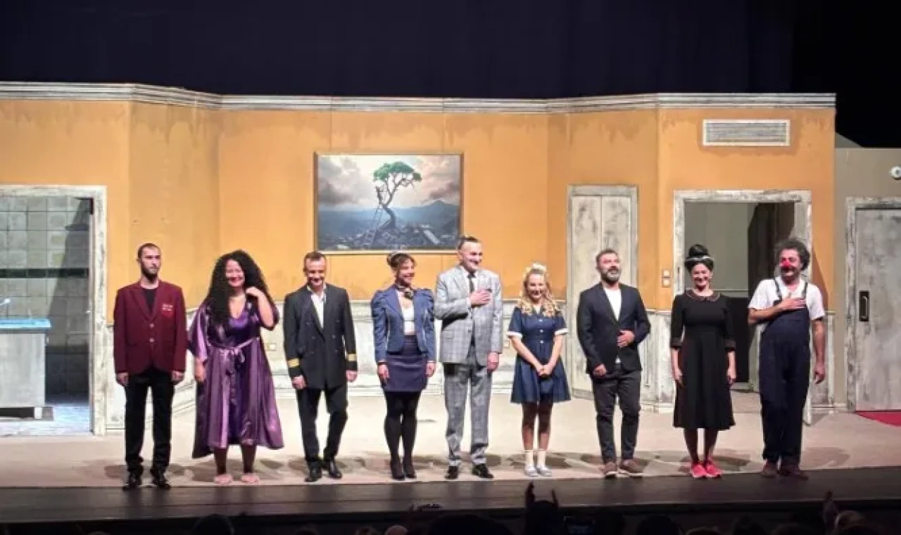 İyidere'de Öğrencilere Ücretsiz Tiyatro: Kahvaltı Dahil ile Kültürel Farkındalık Artıyor