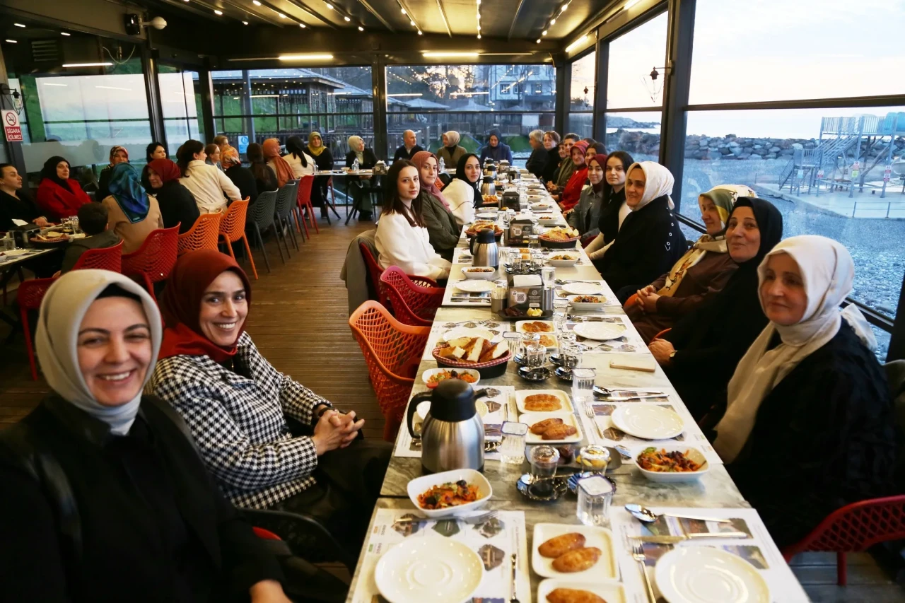 Rize'de iftar etkinliği: Birlik ve beraberlik vurgusu yapıldı, toplumsal dayanışma pekiştirildi!