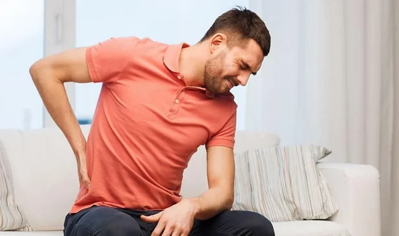 Sol Kaburga Altında Ağrı Neden Olur? Sol Kaburga Ağrısı Nasıl Geçer?