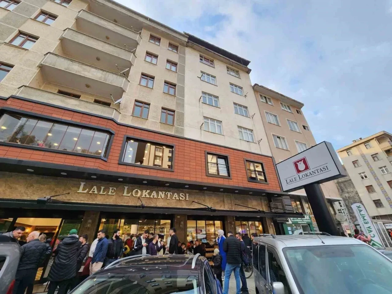 Lale Lokantası, Rize’nin Çayeli İlçesi’nde 50 Yılı Aşkın Hizmetin Ardından İsminde Değişiklik Yaptı: Yeni Adı ‘Lale 1973’