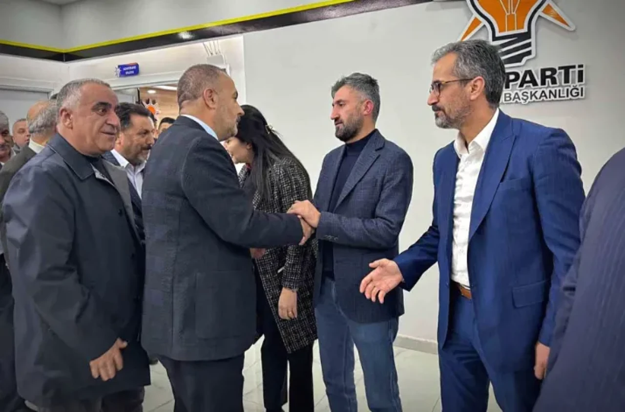 AK Parti Ağrı İl Başkanlığında Bayramlaşma Coşkusu