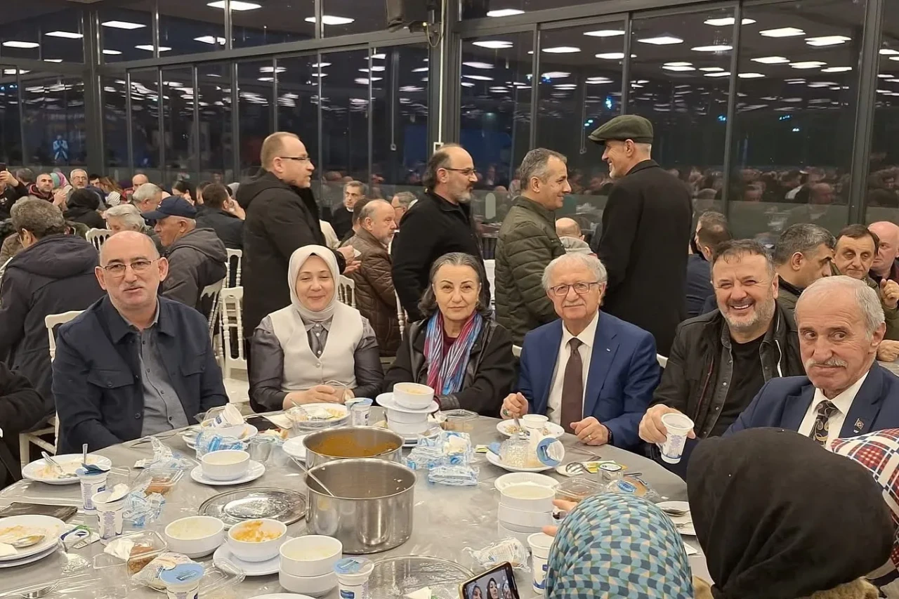 Trabzon Dernekleri'nden Geleneksel İftar: Kalkanoğlu Pilavı ve Birlik Ruhu!