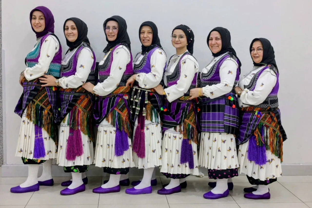 ŞALPAZARI'NIN YÖRESEL GİYİSİLERİ TESCİLLENDİ