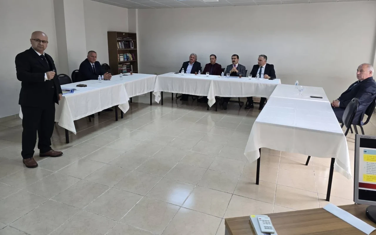 Artvin'de Eğitim Verimliliği İçin Okul Yöneticileri Toplandı