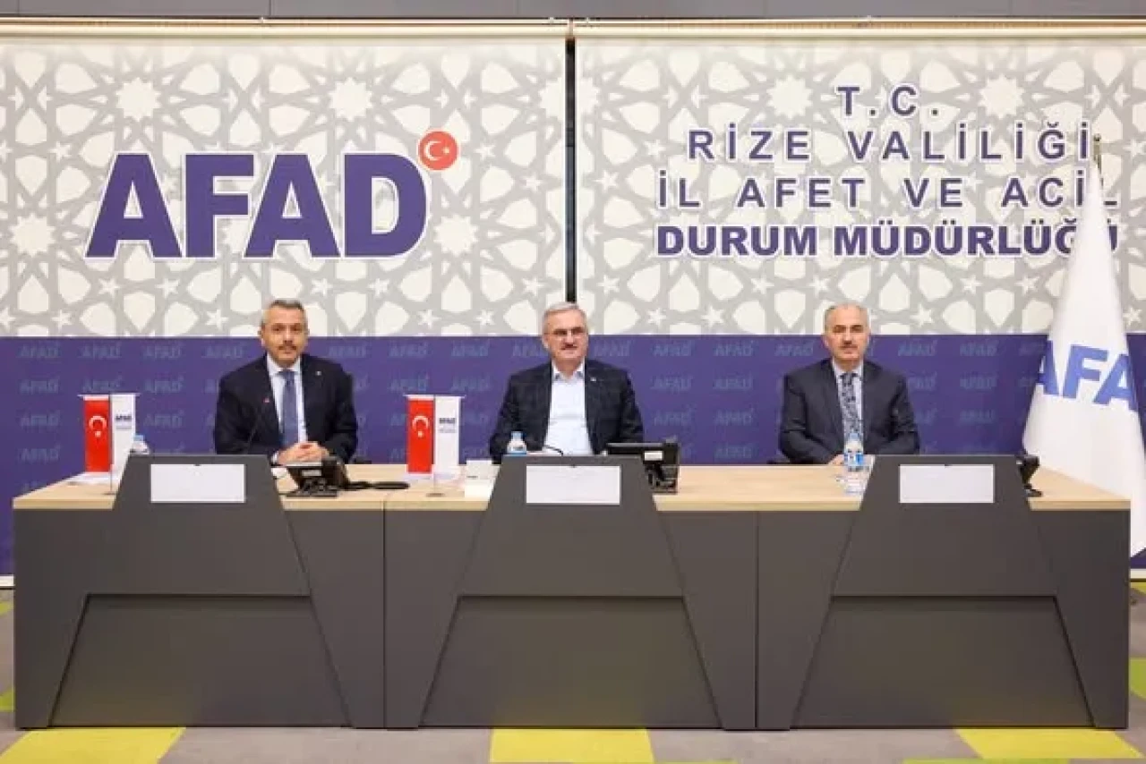 Sokak Hayvanları için Rize'de Rehabilitasyon ve Sahiplendirme Toplantısı Yapıldı