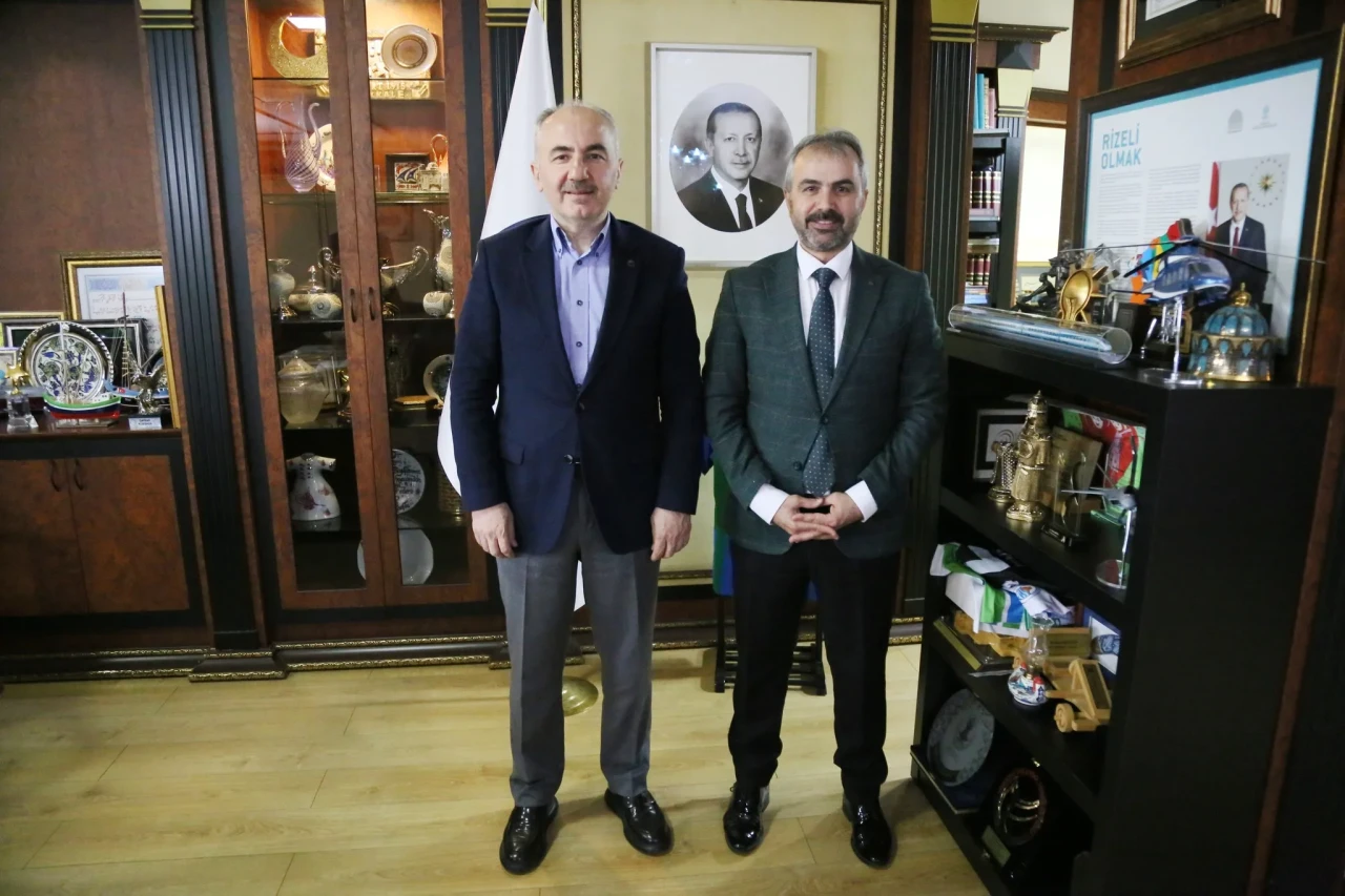 Eğitimde İşbirliği Vurgusu: Rize Milli Eğitim Müdürü Tüfekçi'ye Veda Ziyareti!