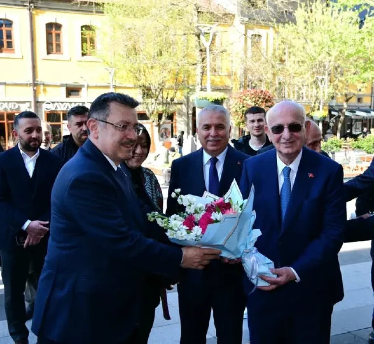 İsmail Kahraman, Trabzon'da gençlere "İnanç ve azimle Türkiye yükselecek" mesajı verdi