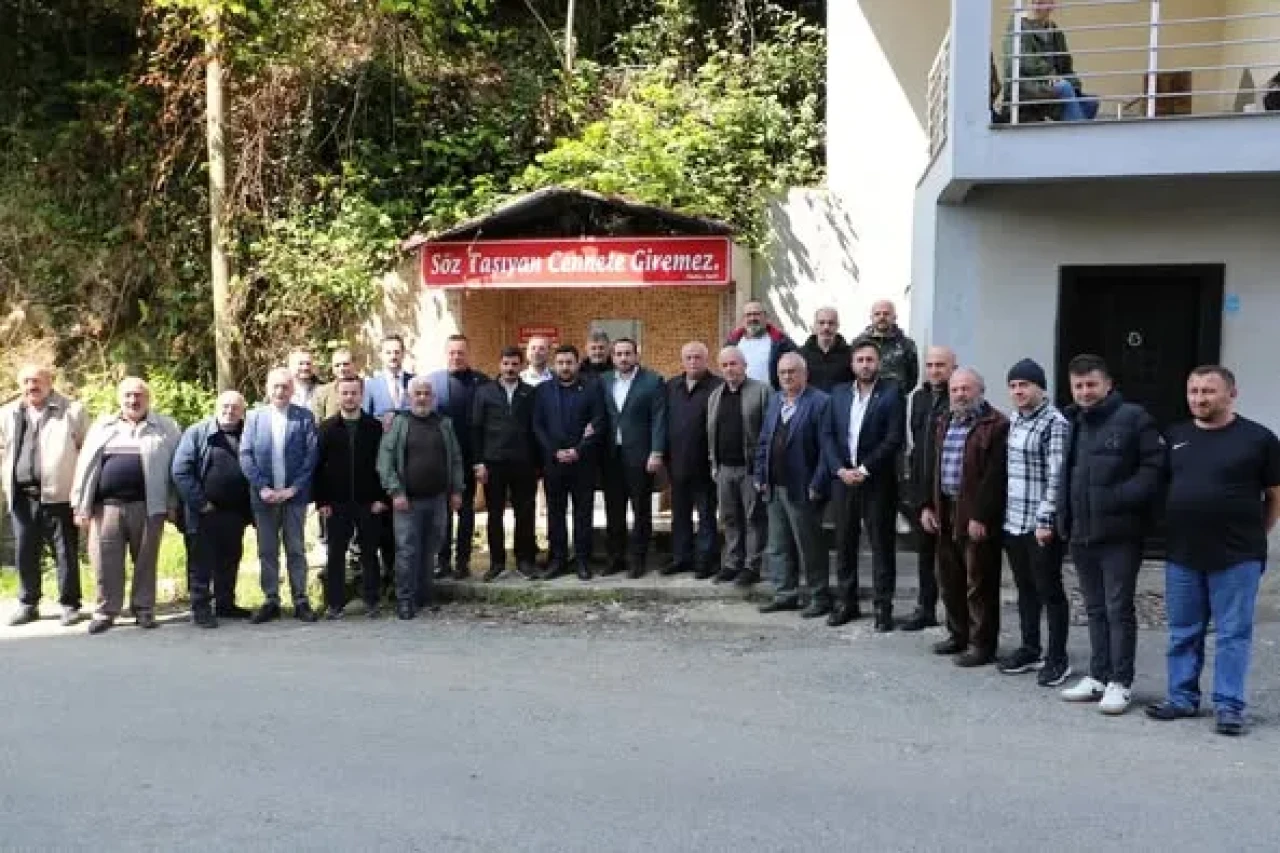 Rize İl Genel Meclisi Başkanı, köy ziyaretlerinde vatandaşların taleplerini dinledi