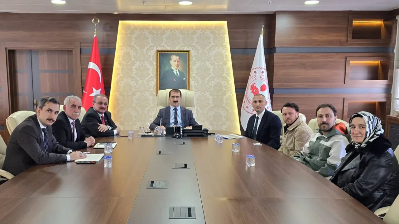 Hopa'da Eğitimde Verimlilik Artışı İçin Okul Müdürleri Toplandı