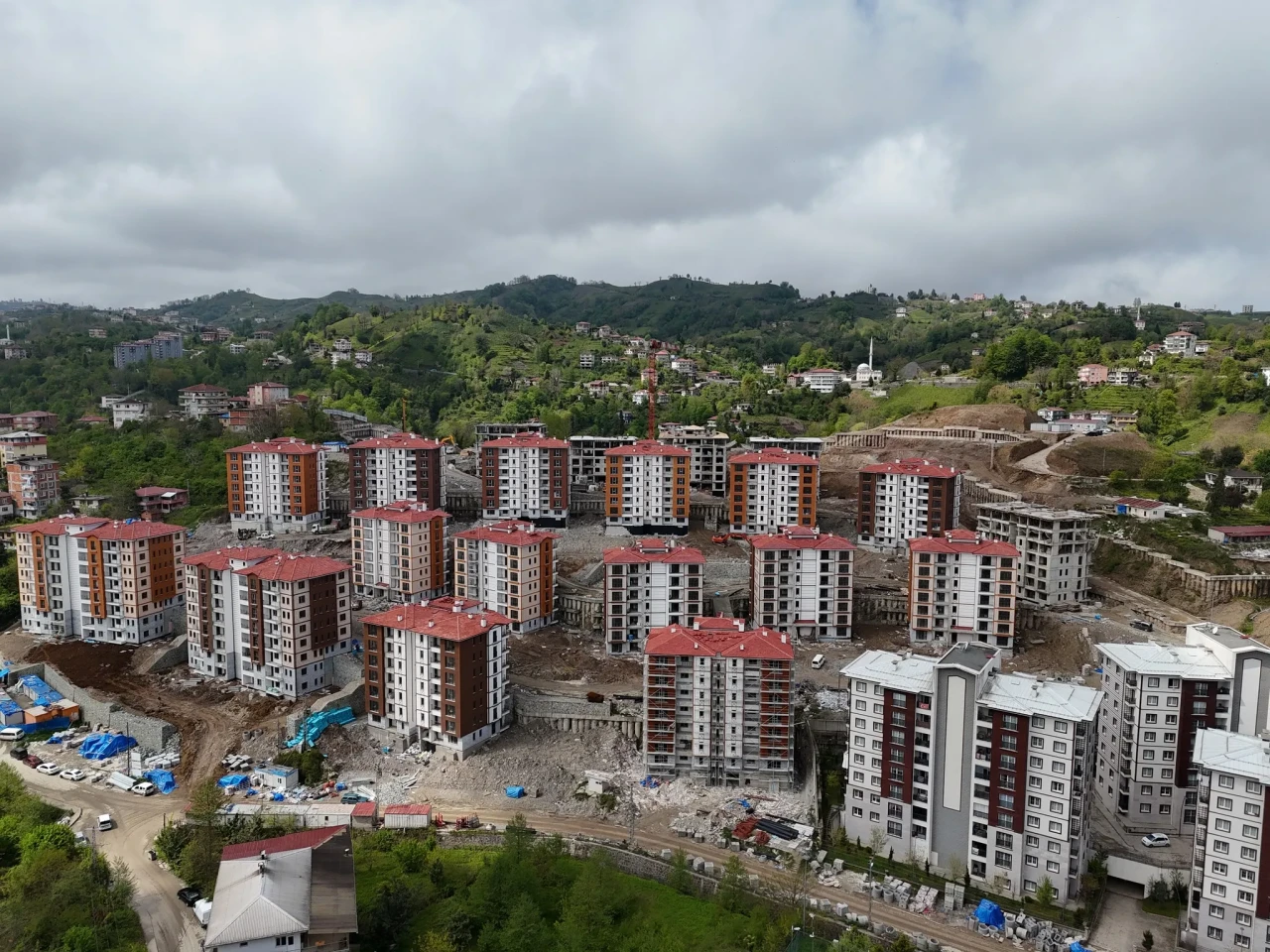 Rize'de Yağlıtaş Kentsel Dönüşüm Projesi: Modern Konutlar ve Yeşil Alanlar ile Yaşam Kalitesi Artıyor!