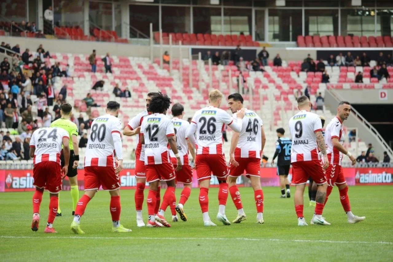 Sivasspor’da 4 Futbolcu Kart Sınırında