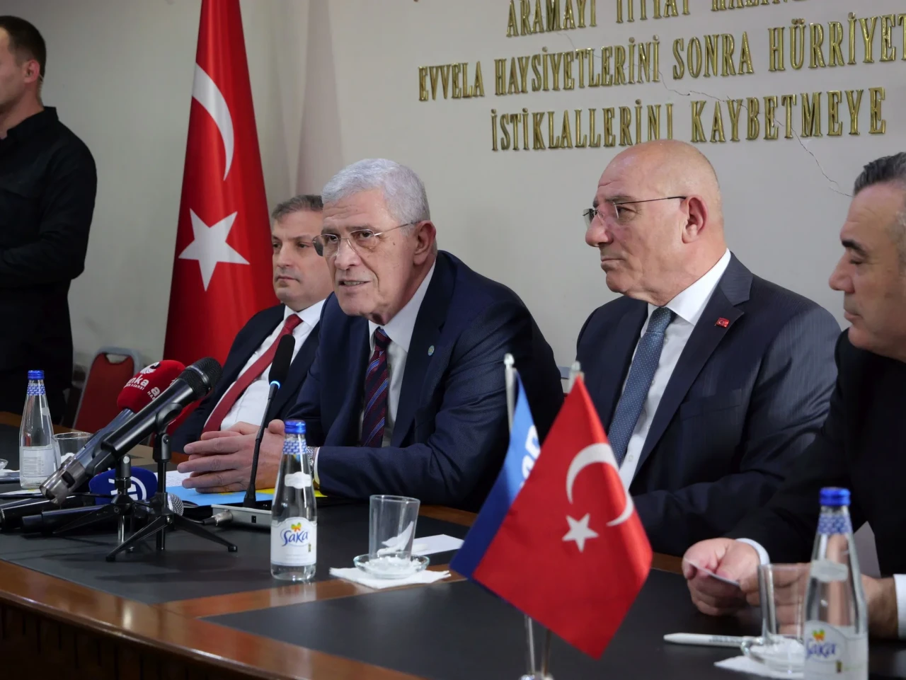 İYİ Parti Genel Başkanı Müsavat Dervişoğlu’ndan Trabzon Esnaf ve Sanatkarlarına ziyaret
