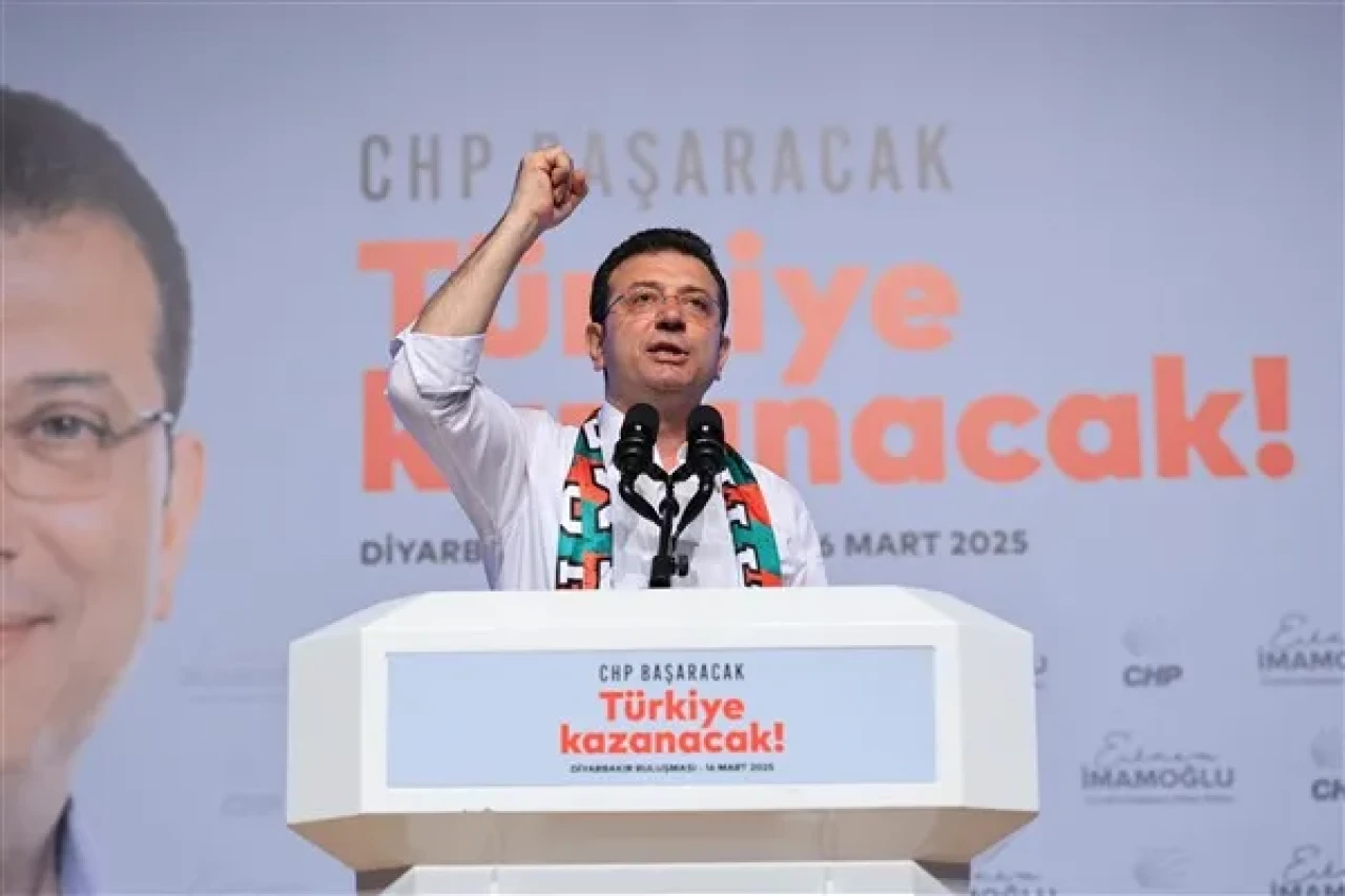 İmamoğlu: Özel'e ve bütün kurultay delegesi yol arkadaşlarıma başarılar diliyorum