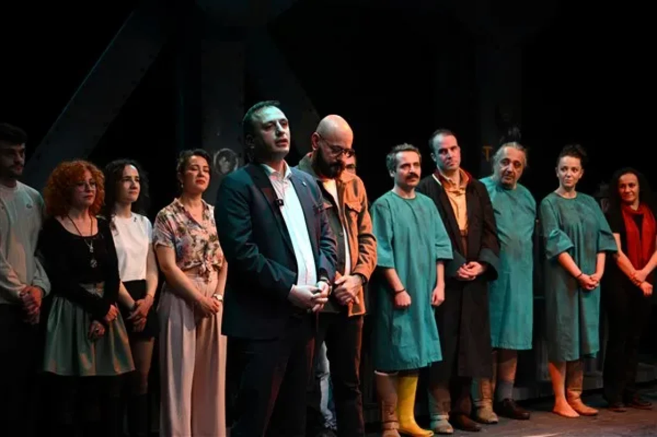 İntiharın Genel Provası prömiyerini yaptı