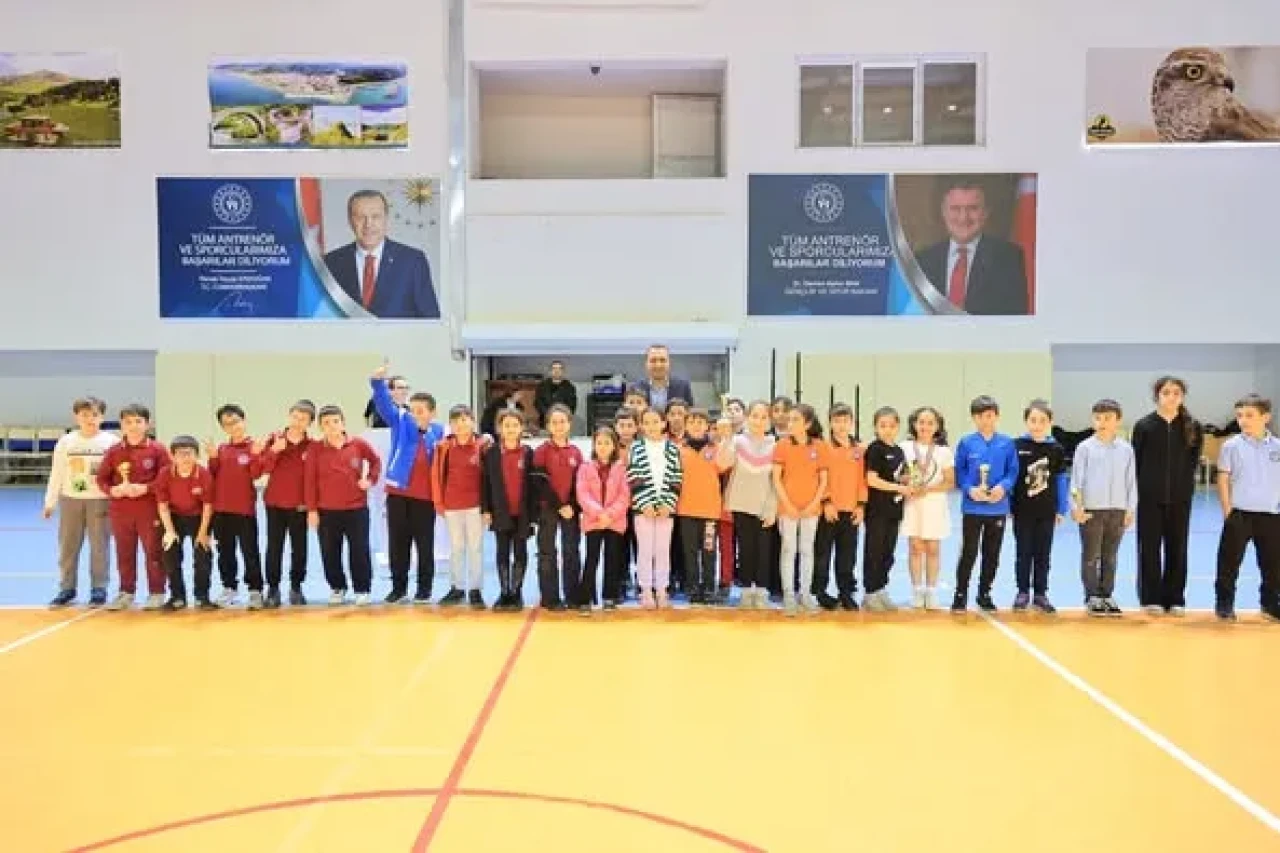 23 Nisan Ulusal Egemenlik ve Çocuk Bayramı Spor Müsabakaları Ödül Töreni Gerçekleştirildi...