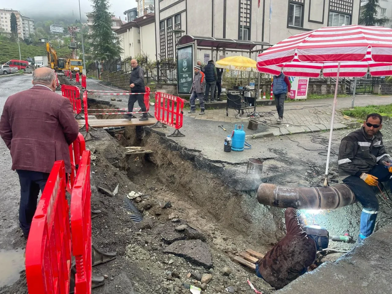 Başkan Çiftçi, bayram sonrası projeleri yerinde inceleyerek halkla iletişimi güçlendirdi.