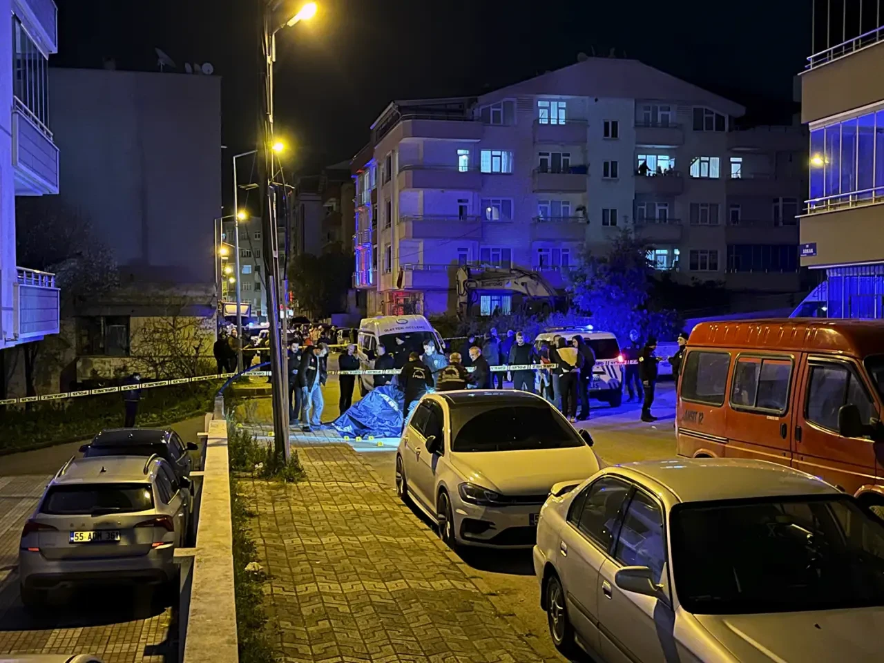 Boşanma aşamasındaki karısını öldürdü